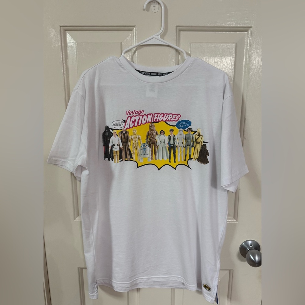 Disney Parks Star Wars Tee Shirt Vintage Action figures Size M NWT